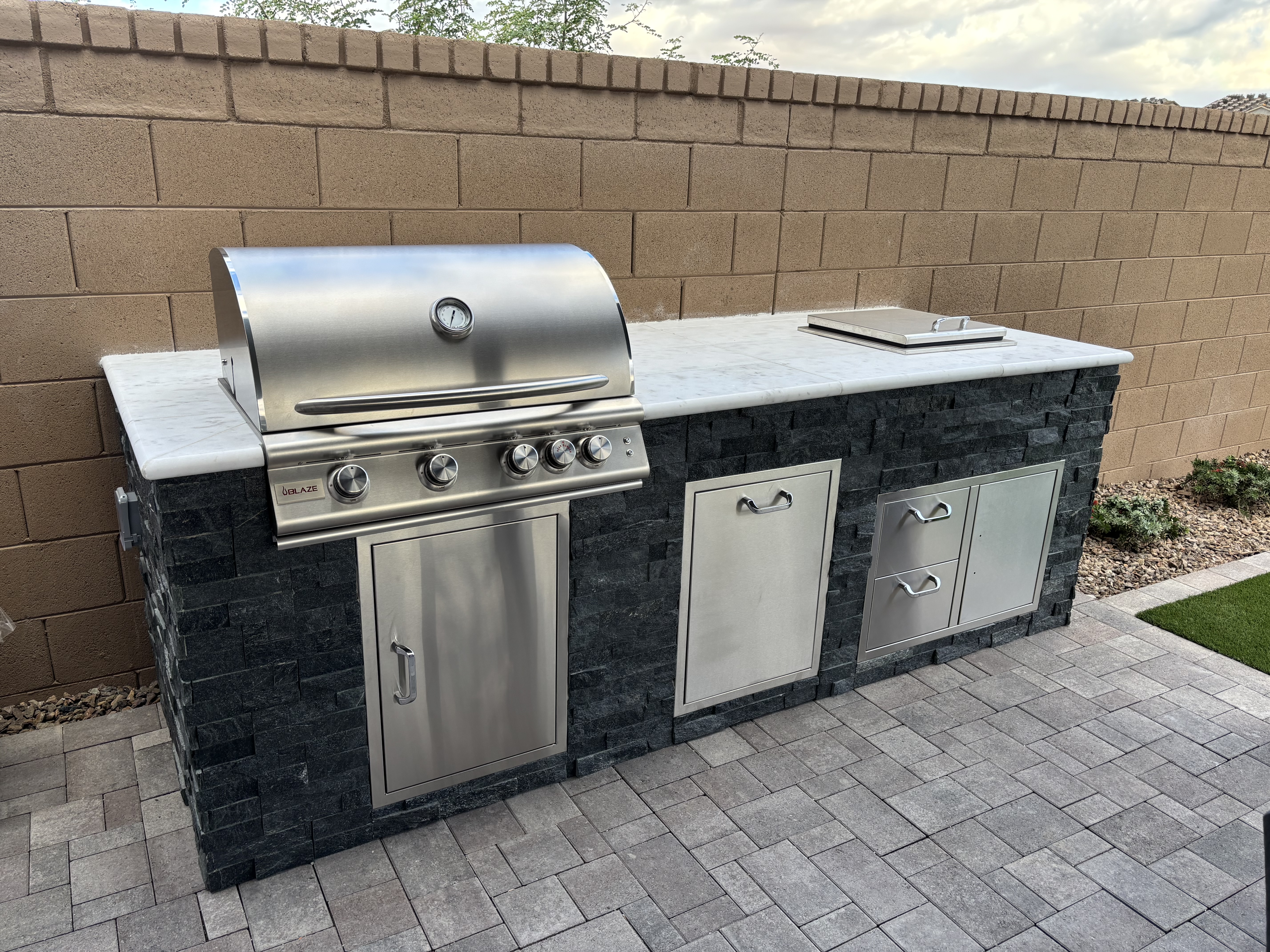 Outdoor Kitchen